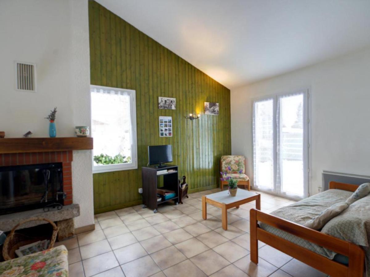 Gite Avec Cheminee, Terrasse Et Wifi - Animaux Acceptes - Fr-1-496-163 Usson-en-Forez Exterior photo